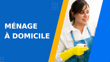 photo femme de ménage avec pulvérisateur à la main sur fond bleu et jaune